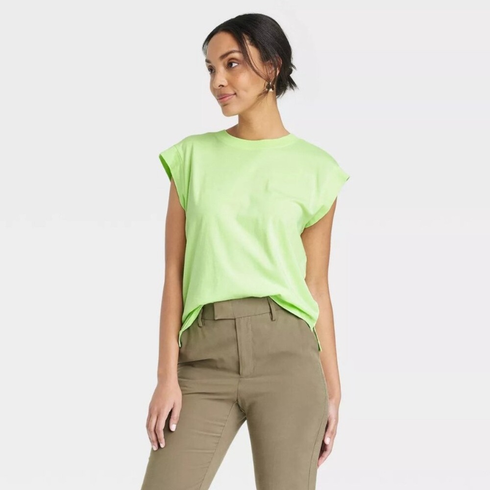 5/$25 A New Day Tee NWT
